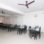 Oyo Flagship 28065 Anmol Plaza