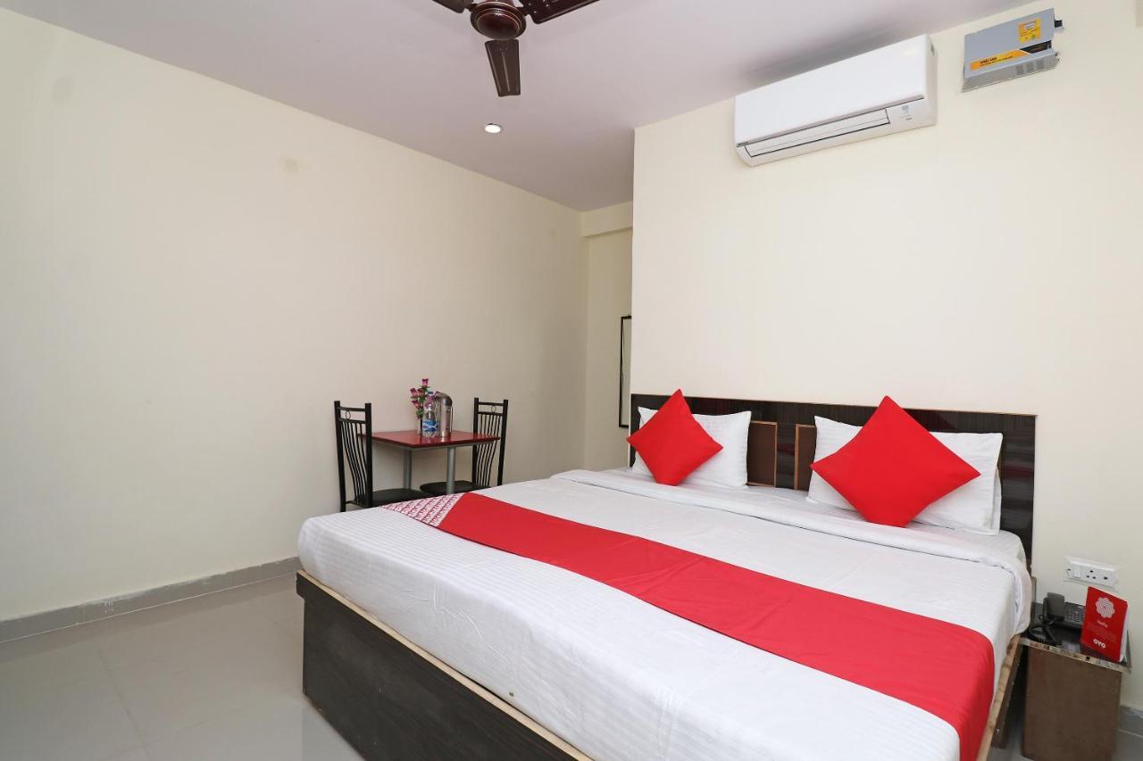 Oyo Flagship 28065 Anmol Plaza 4* Varanasi